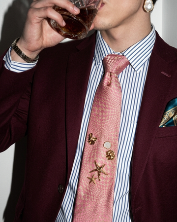The Pink Affair — Ornamental Gold brooch  Tie